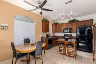 Photo #4: 6098421 Listing