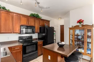 Photo #5: 6098421 Listing