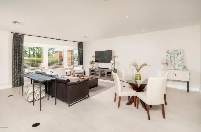 MLS: 6098531 Condo For Sale