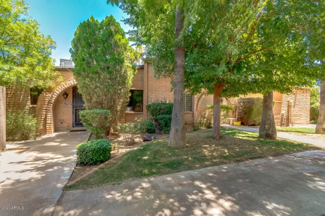 MLS: 6098596 Condo For Sale