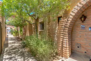 Photo #4: 6098596 Listing