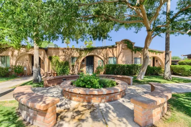 MLS: 6098690 Condo For Sale