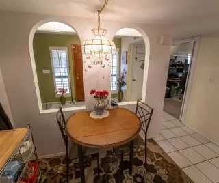 Photo #6: 6098816 Listing