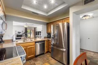 Photo #4: 6099599 Listing