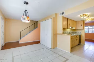 Photo #4: 6099685 Listing