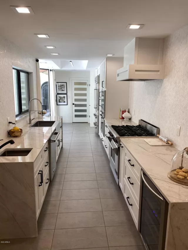 MLS: 6099785 Condo For Sale