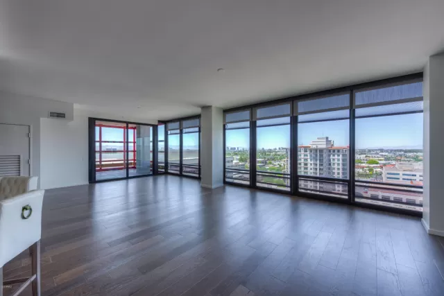 MLS: 6100032 Condo For Sale