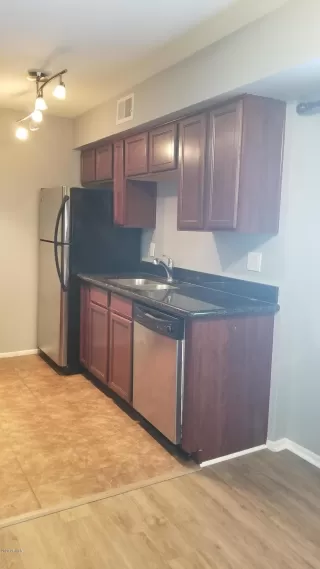 Photo #5: 6100145 Listing