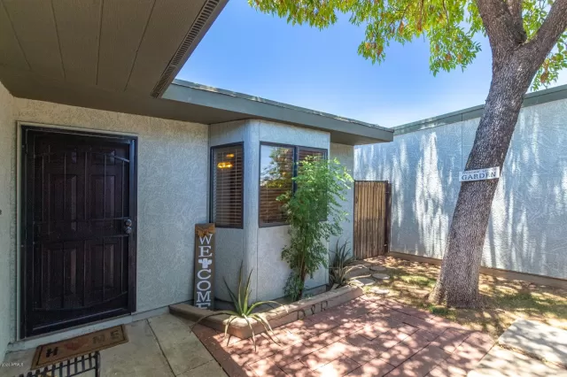 MLS: 6100284 Condo For Sale