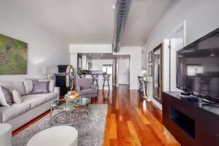 Photo #3: 6100668 Listing