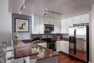 Photo #5: 6100668 Listing