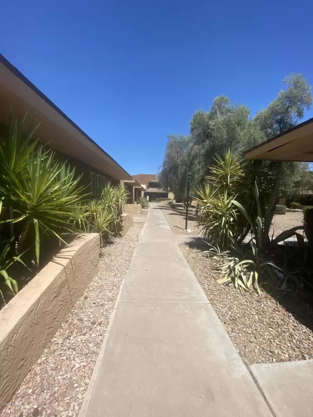 MLS: 6100741 Condo For Sale