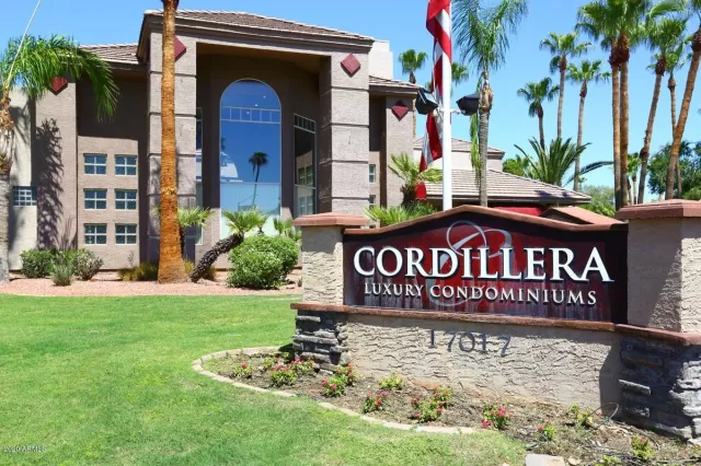 MLS: 6100869 Condo For Sale