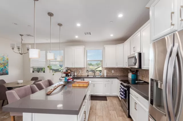 MLS: 6100900 Condo For Sale