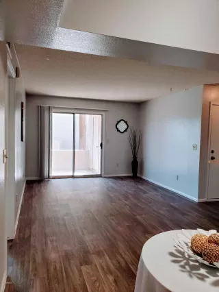 Photo #2: 6101039 Listing 