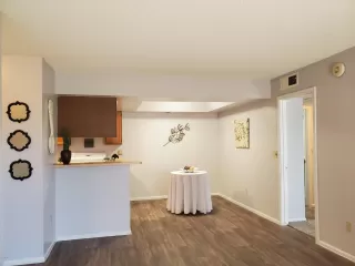 Photo #4: 6101039 Listing 