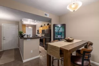 Photo #5: 6101112 Listing