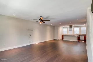 Photo #4: 6101241 Listing 