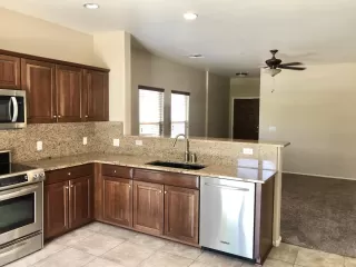 Photo #4: 6101362 Listing