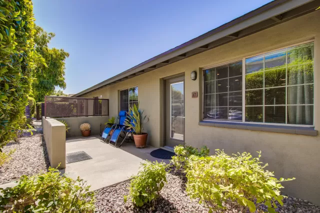 MLS: 6101408 Condo For Sale