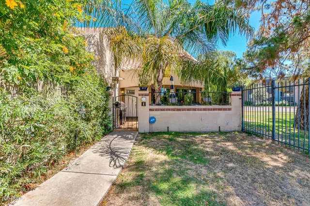 MLS: 6101433 Condo For Sale