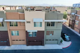 Photo #2: 6101590 Listing