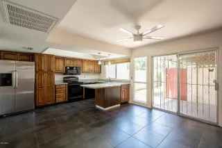 Photo #5: 6101609 Listing