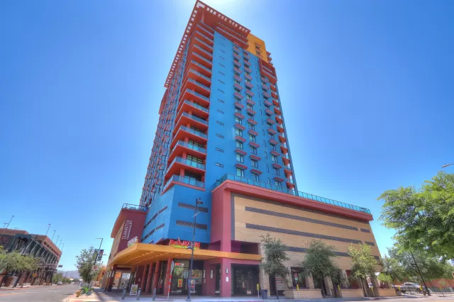 MLS: 6101619 Condo For Sale