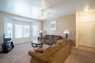 Photo #5: 6101665 Listing