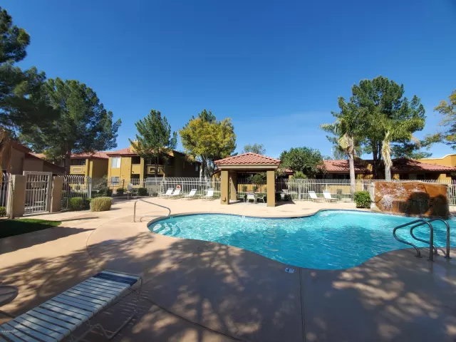 MLS: 6102144 Condo For Sale