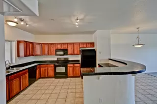 Photo #4: 6102160 Listing