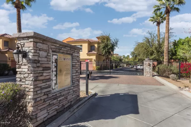 MLS: 6102190 Condo For Sale