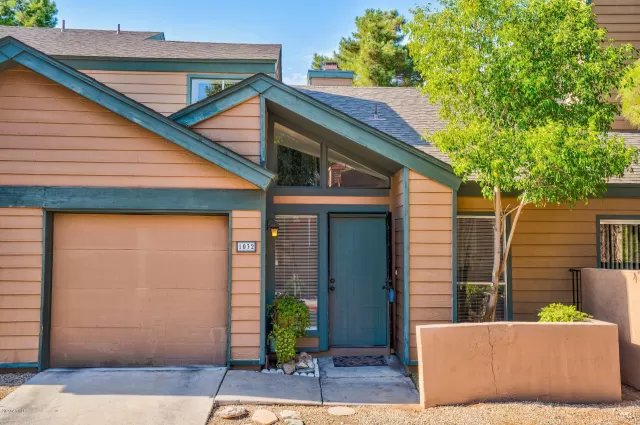 MLS: 6102342 Condo For Sale