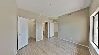 Photo #5: 6102380 Listing