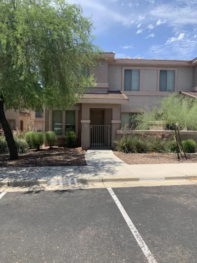 MLS: 6102598 Condo For Sale