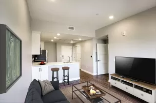 Photo #6: 6102709 Listing