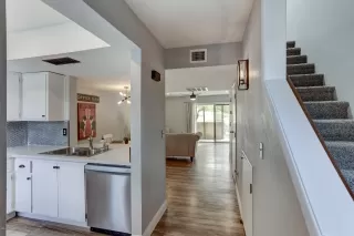 Photo #2: 6102848 Listing 