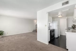 Photo #5: 6102879 Listing