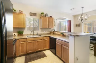 Photo #2: 6103023 Listing