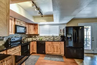 Photo #2: 6103087 Listing