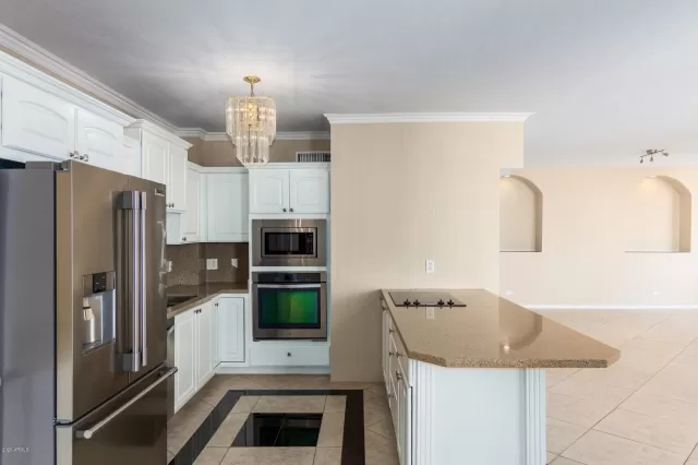 MLS: 6103097 Condo For Sale