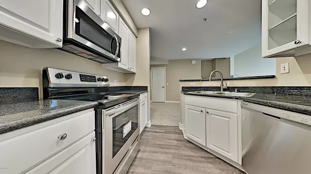 MLS: 6103215 Condo For Sale