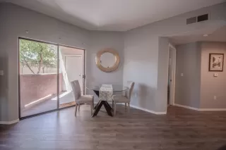 Photo #5: 6103288 Listing