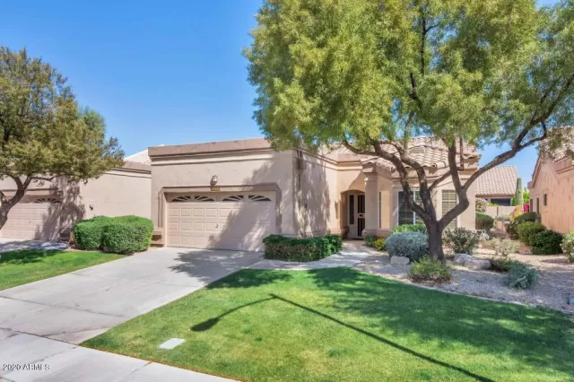 MLS: 6103514 Condo For Sale