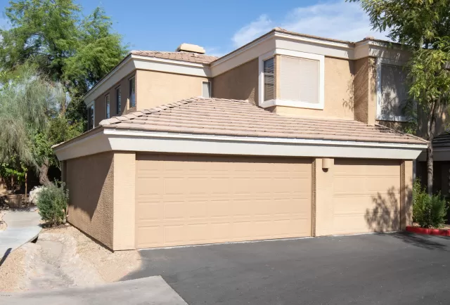 MLS: 6103520 Condo For Sale