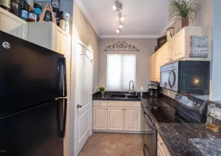 Photo #5: 6103520 Listing