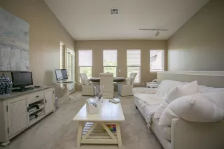 Photo #4: 6103634 Listing