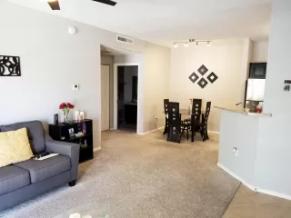 Photo #3: 6103702 Listing