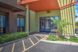 Photo #2: 6103764 Listing 