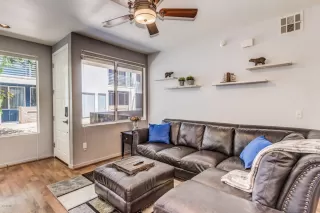 Photo #3: 6103888 Listing